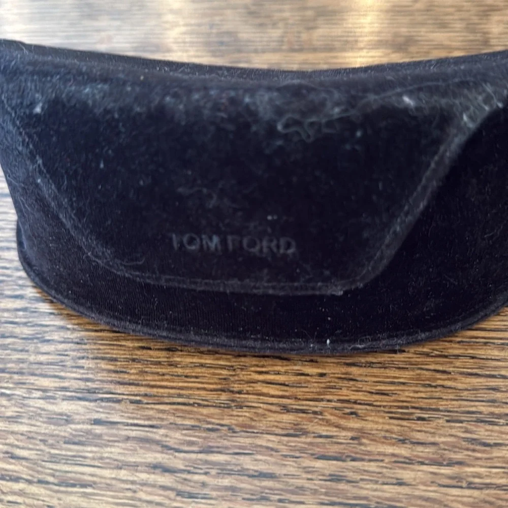 Tom Ford sunglasses. - Picture 2 of 6